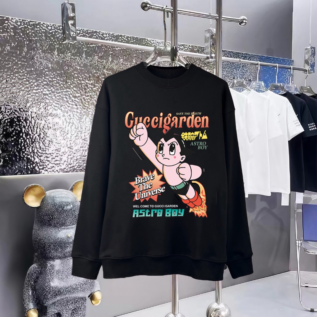 구찌 우주소년 아톰 맨투맨