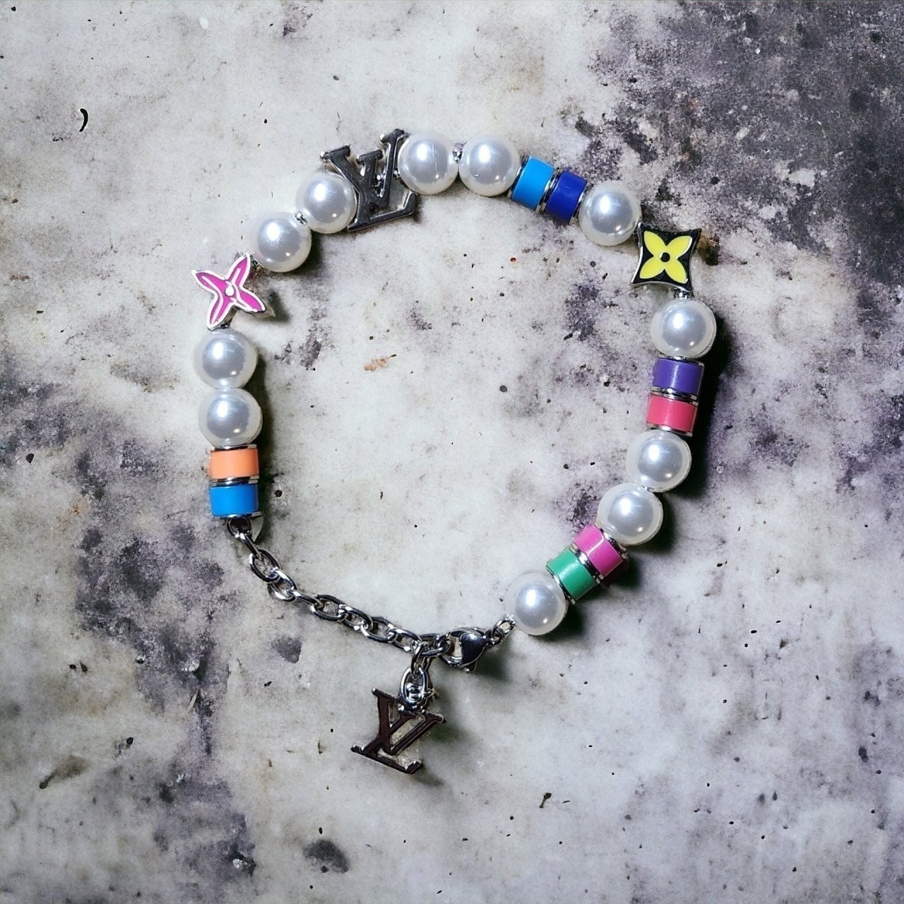 [258번] #루이비통  모노그램 펄 파티 팔찌