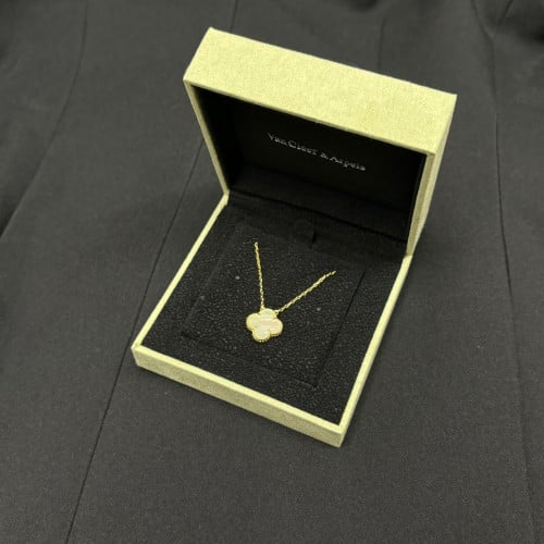 #N #반클리프 알함브라 목걸이 (화이트)