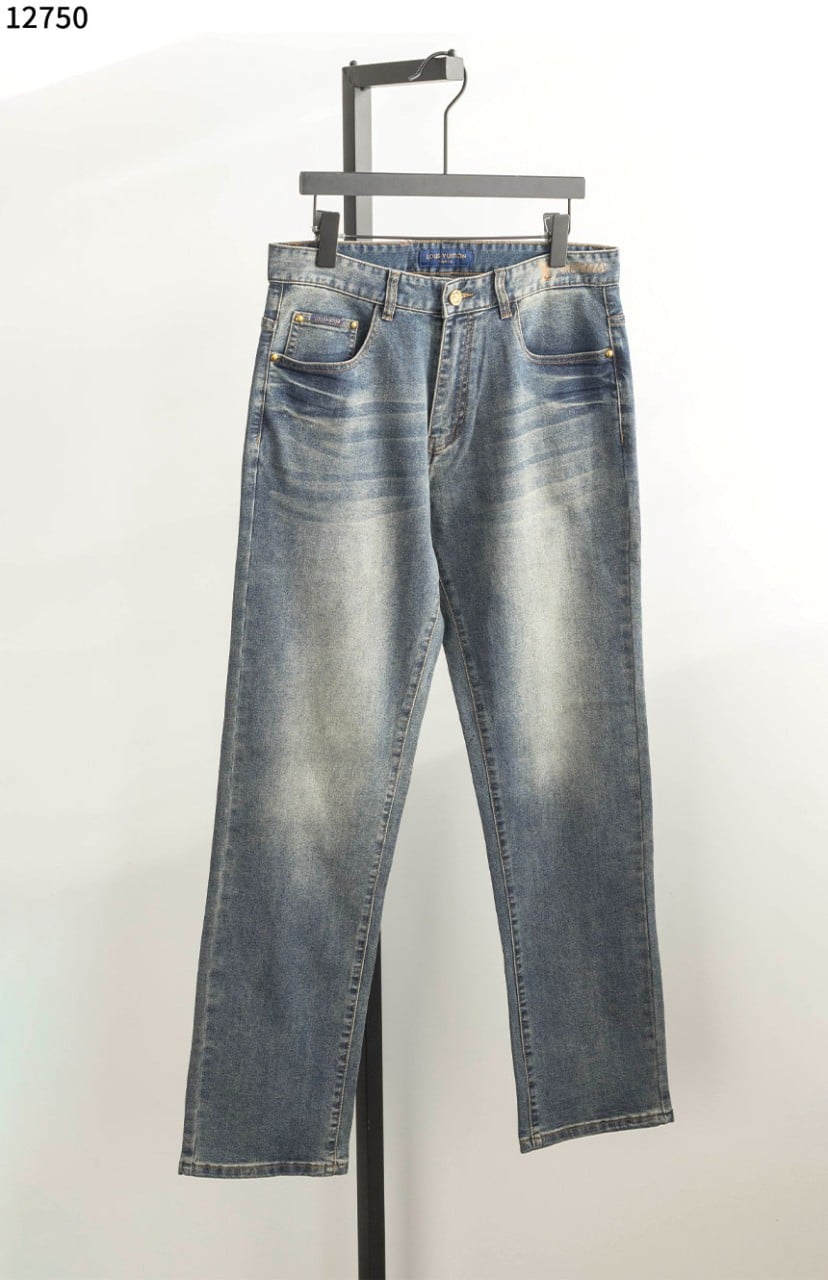 #루이비통 [Louis Vuitton] 레더패치 포켓 엠보로고 데님팬츠 신상입고💢 #하의 #팬츠 #12750