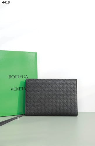 #보테가베네타 [BOTTEGA VENETA] 인트레치아토 스몰 도큐먼트 케이스 클러치 신상입고💢 #가방 #4418