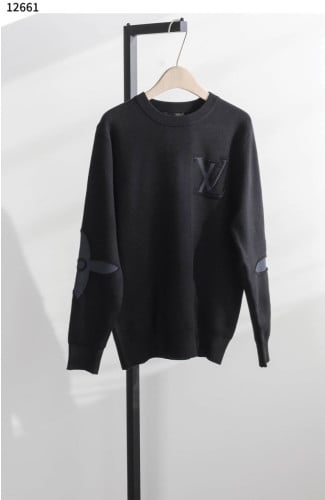 #루이비통 [Louis Vuitton] 심플 자수 와펜 로고 라운드 니트 신상입고💢 #상의 #니트 #12661