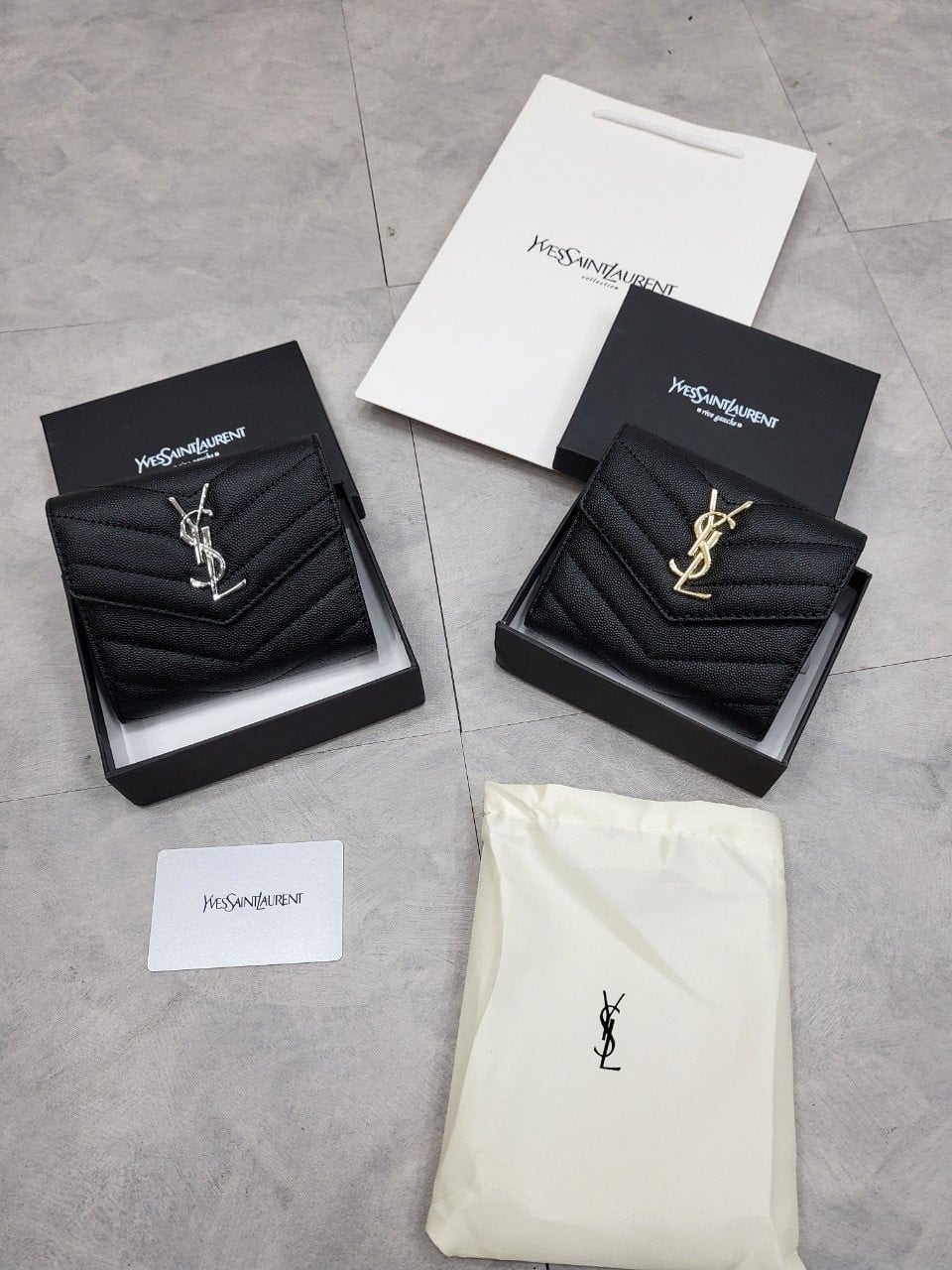 입생로랑 앤밸롭 3단 반지갑