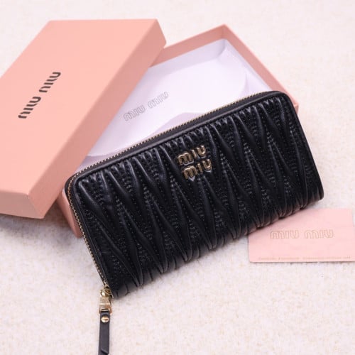 ✨미우미우 마테라쎄 나파 가죽 지퍼 어라운드 장지갑 ✨