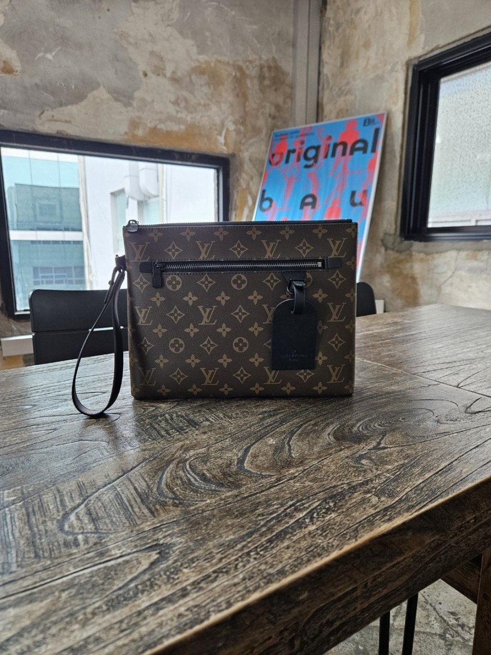 #N #루이비통 테이크오프 모노그램 클러치