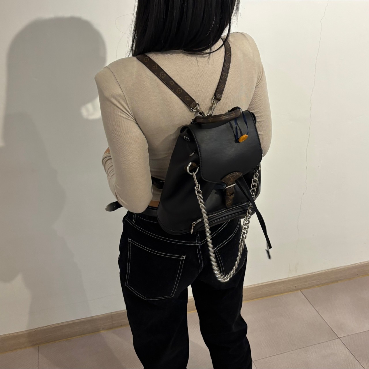 #N #루이비통 몽수리 백팩 바이브 PM