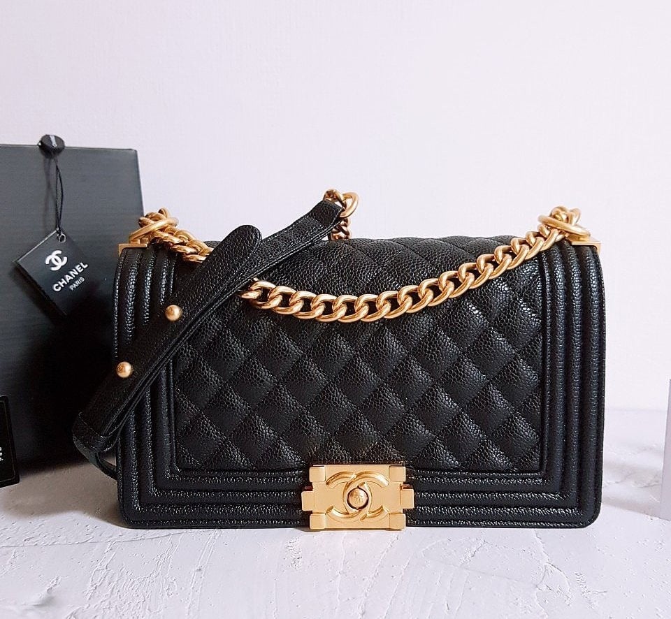 💕 샤* 고급 리뉴얼 캐비어 보이백 금장