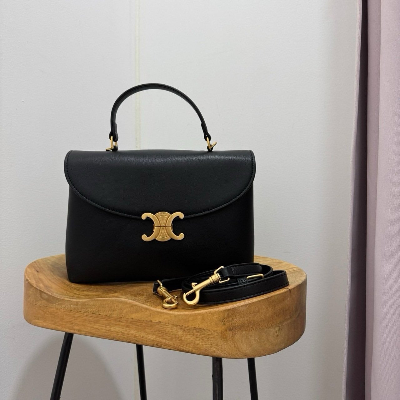 🤴🏻  #셀린느  미디엄 니노백 🤴🏻 재입고 완료