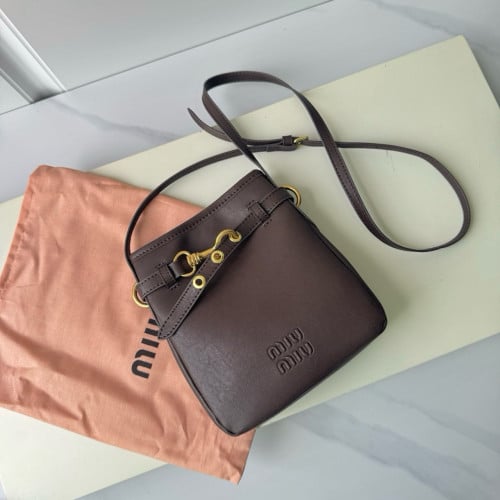 🤴🏻#미우미우 나파 가죽 미니 파우치🤴🏻