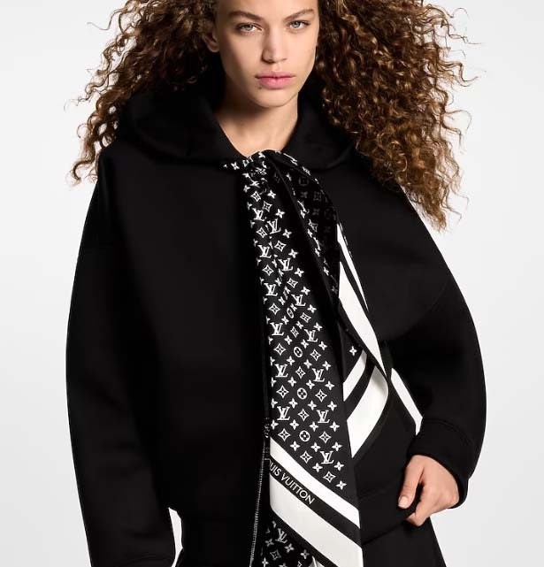 #루이비통 [ L.V ] 수입 모노그램 스카프 집업 후디 자켓 입고💢 #여성상의 #자켓