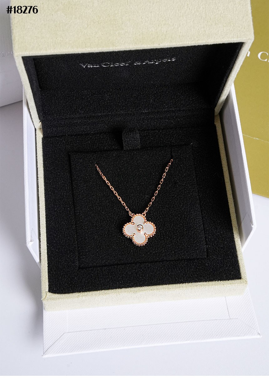 🔆 [Van Cleefs & Arpels] 반클리프&에펠 스위트 알함브라 펜던트 네크리스 크리스마스 리미티드 에디션 🔆