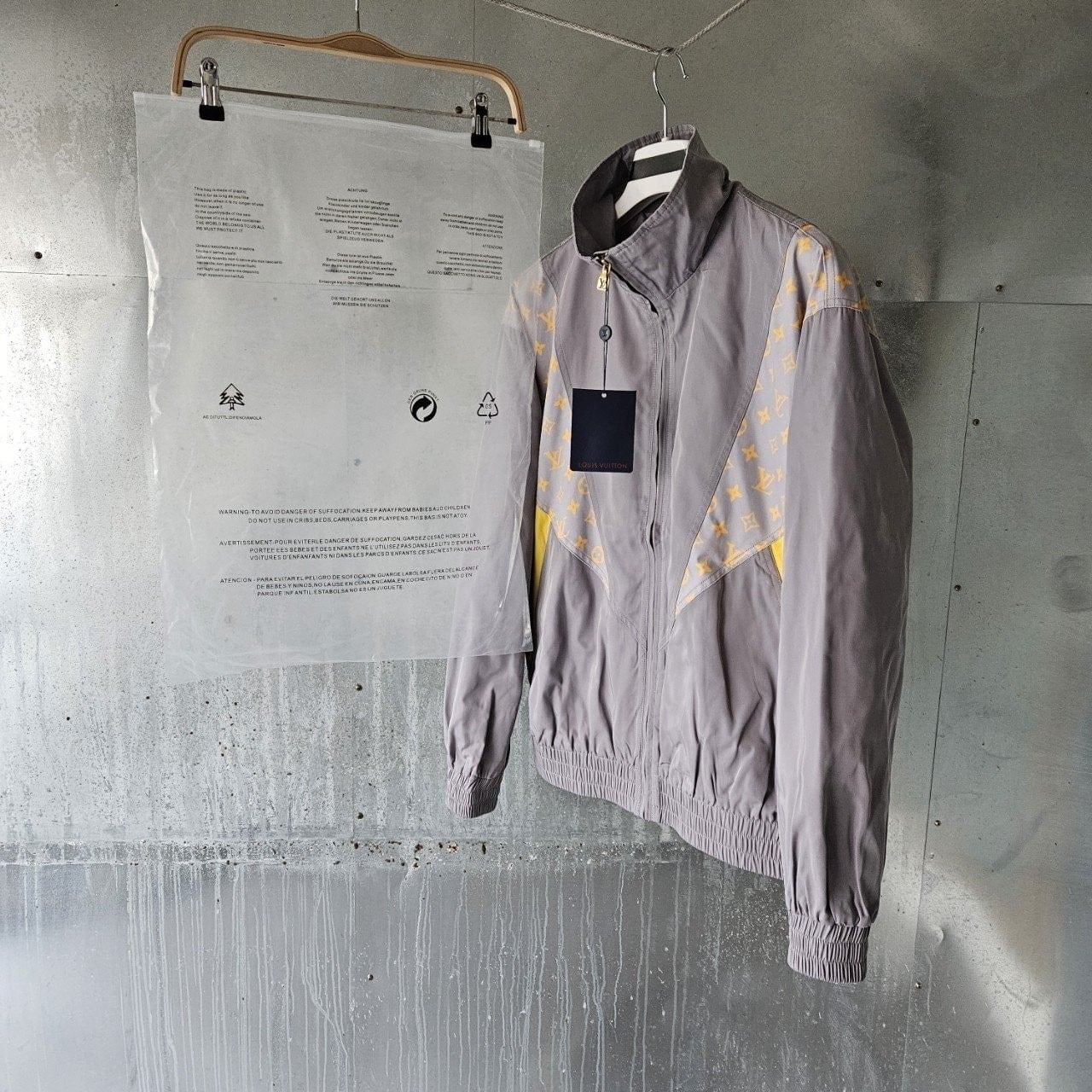 💕 루* 모노그램 트랙 톱