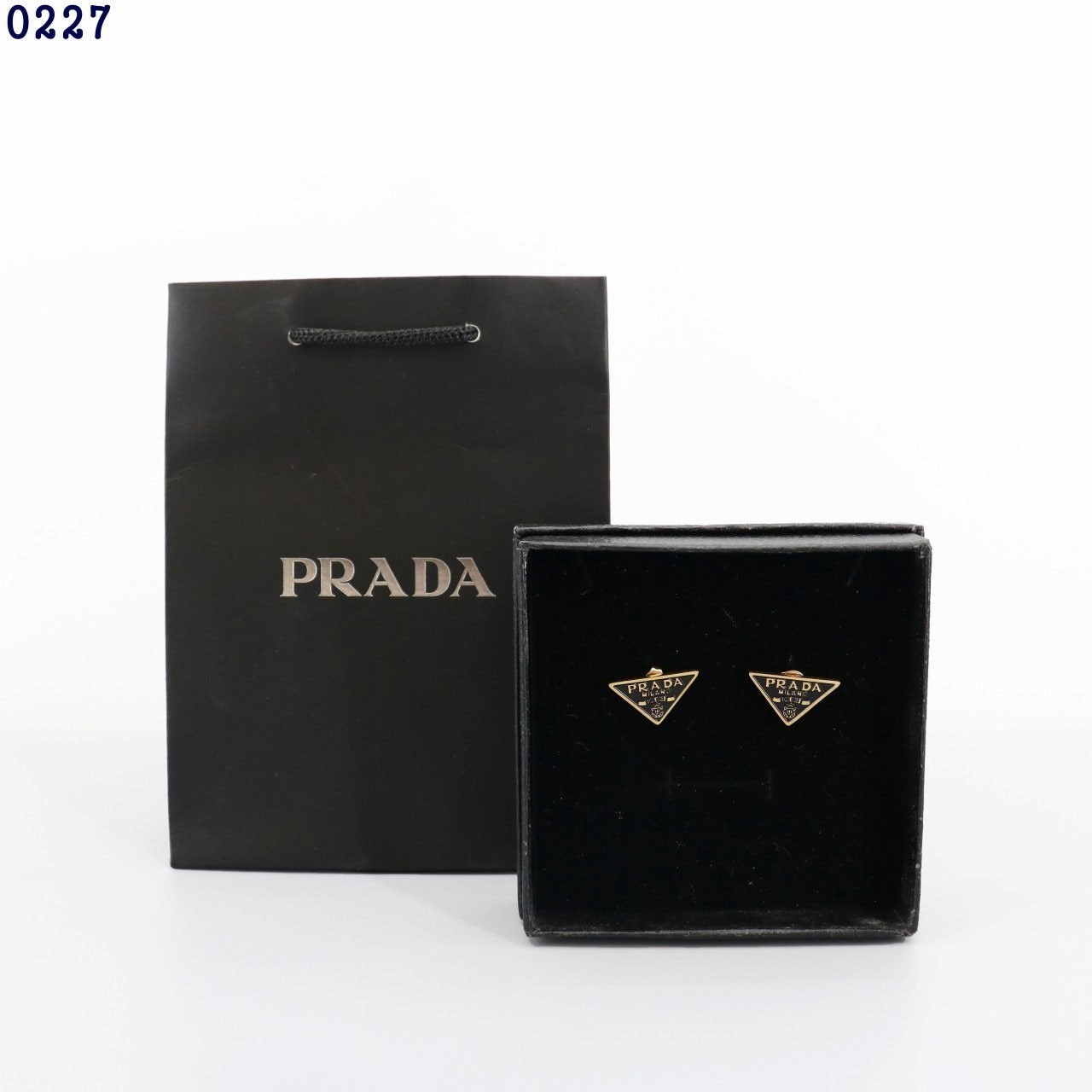 💕 프** 삼각로고 메탈 스터드 귀걸이