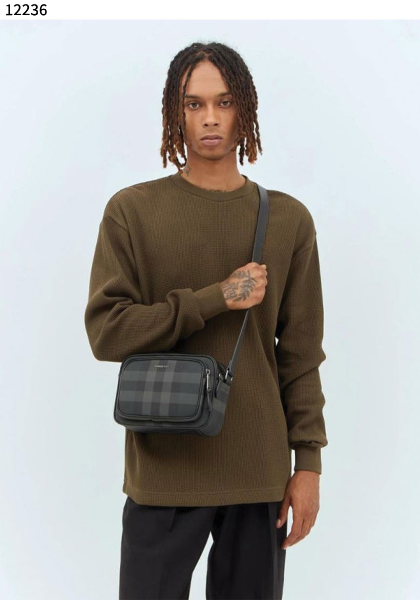 #버버리 [BURBERRY] 수입프리미엄급 버버리  패디 크로스 백 신상 입고💢 #태그 #가방 #12236