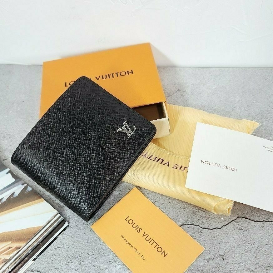 루이 타이가 반지갑