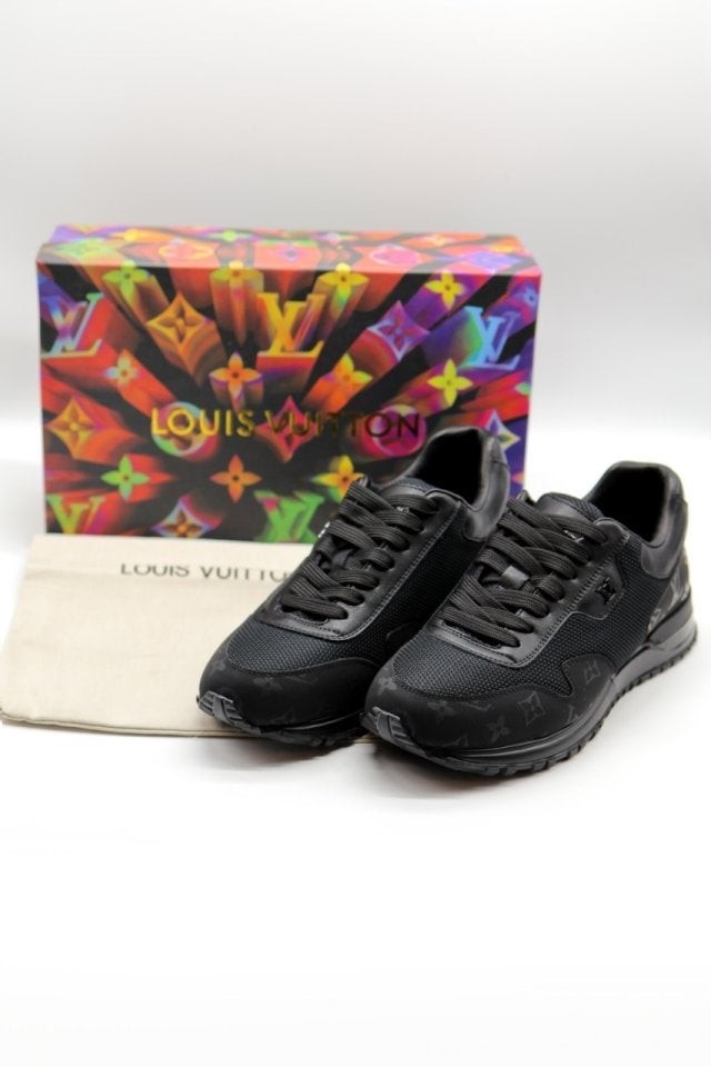 L.V 런 어웨이 모노그램 남성 스니커즈 블랙