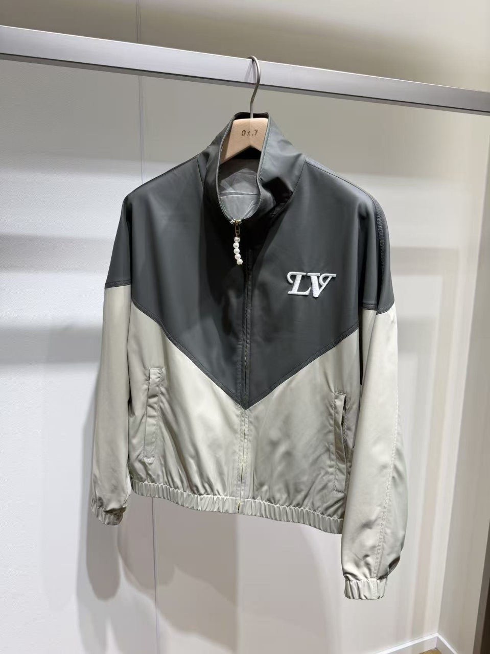 #명품의류 LV 자켓 (dmd 678562)