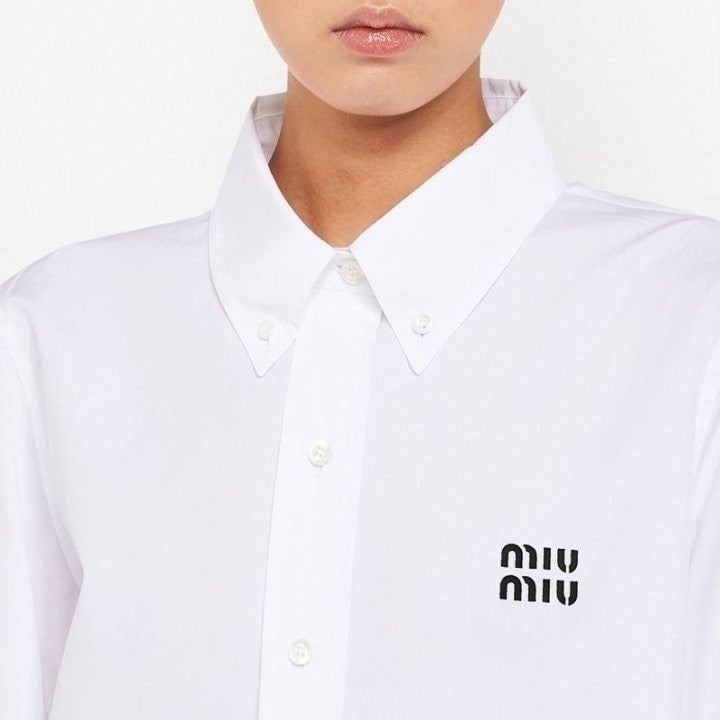 💕 미*** 영문로고 셔츠