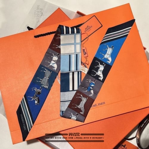 💕 에*** 조랑말 패턴 네이비 방도 스카프