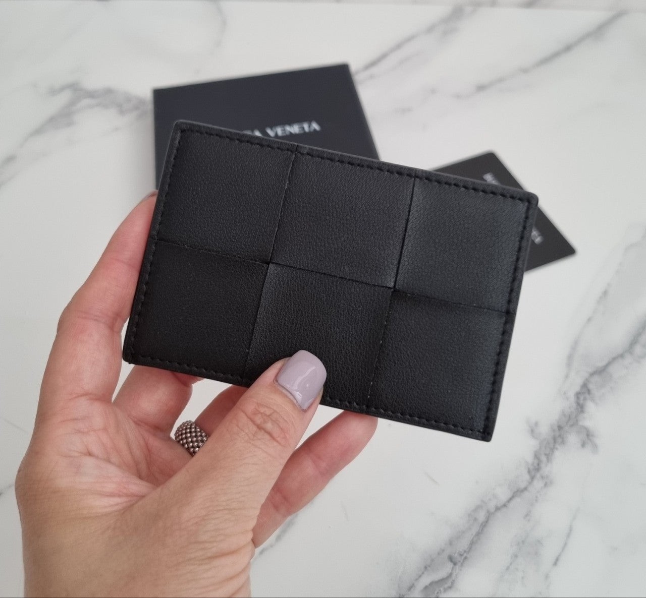 #보테가카드지갑 맥시 인트레치아토 (블랙)