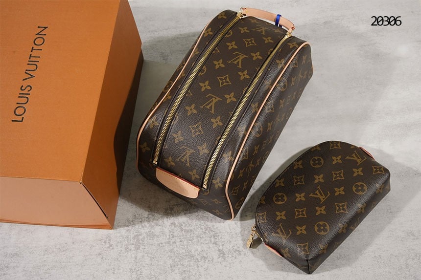 🔆 [LOUIS VUITTON] 루이비통 모노그램 백 돕 키트 토일렛 파우치 🔆
