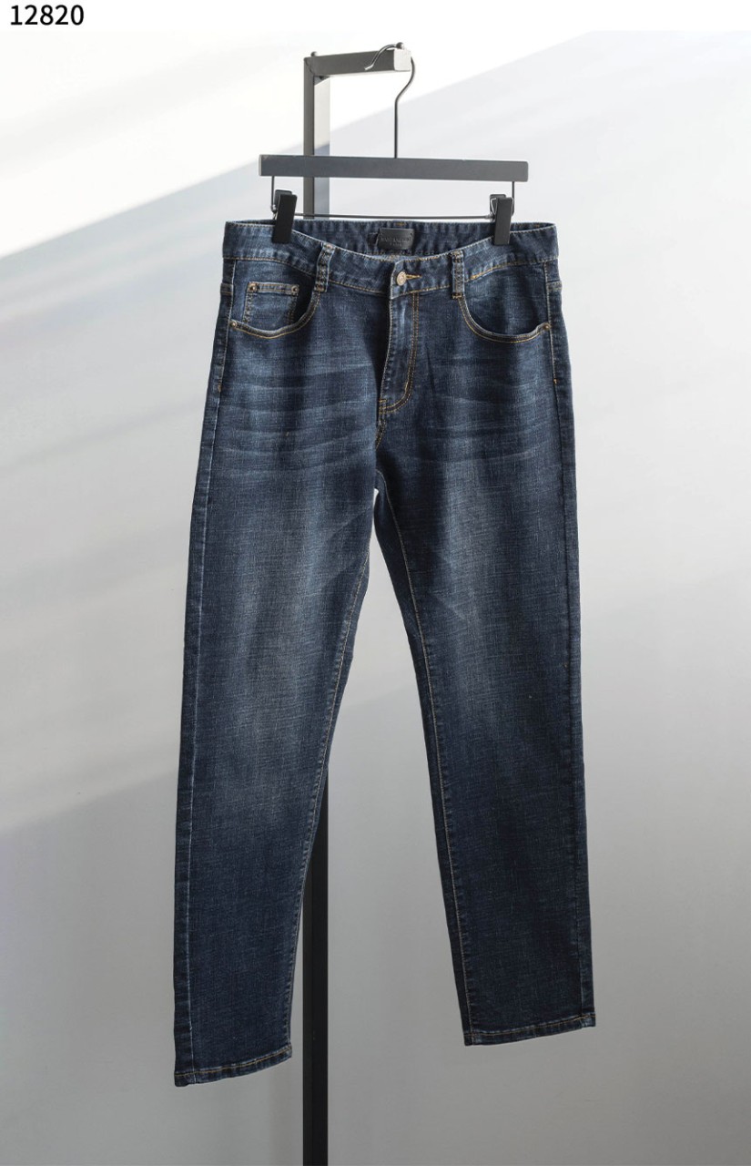 #입생로랑 [YSL] 테이퍼드핏 데님팬츠 신상입고💢 #하의 #팬츠 #12820