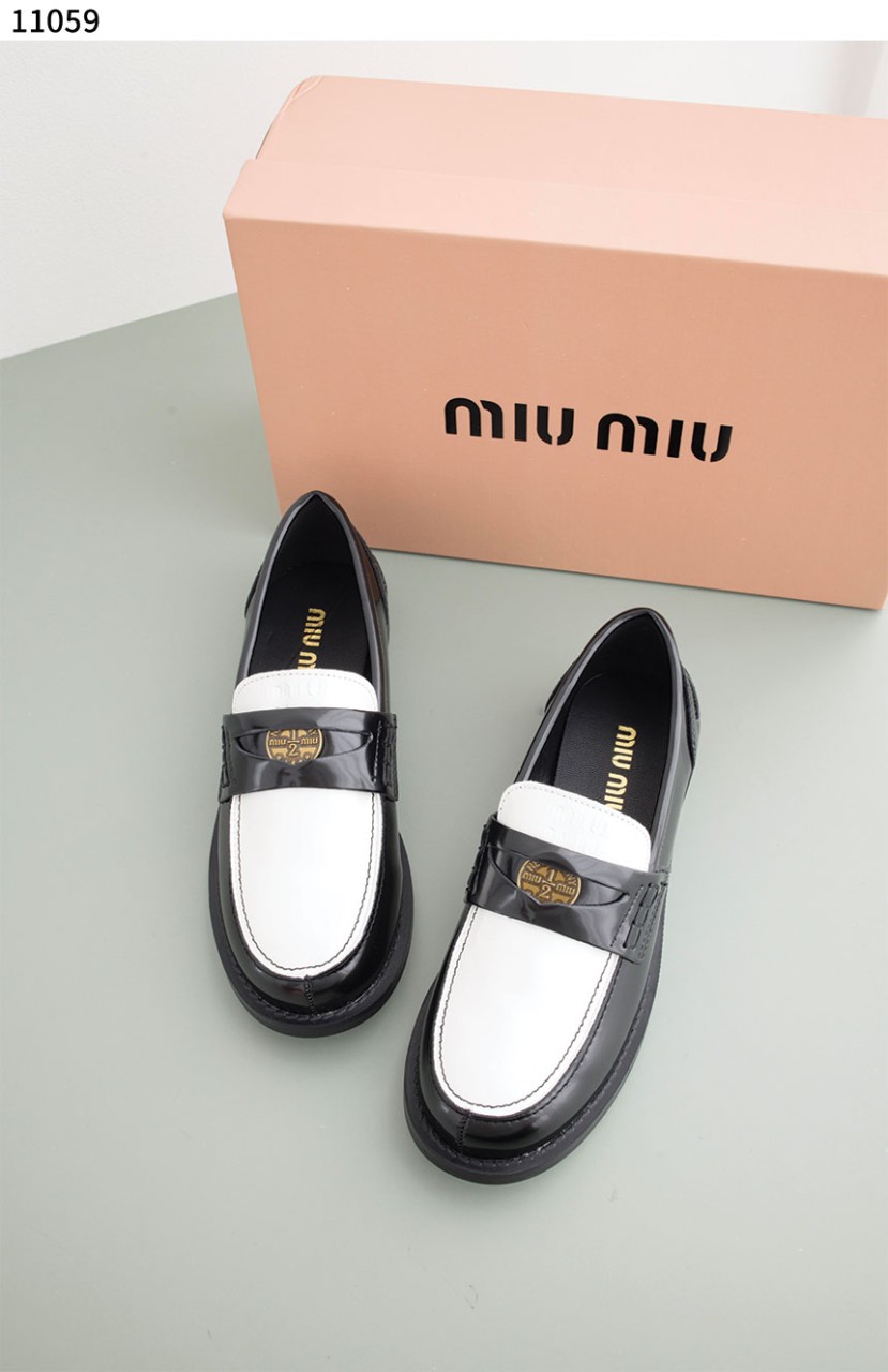 #미우미우 [MIU MIU] 미우미우 가죽 페니 로퍼 신상입고💢 #신발 # #11059