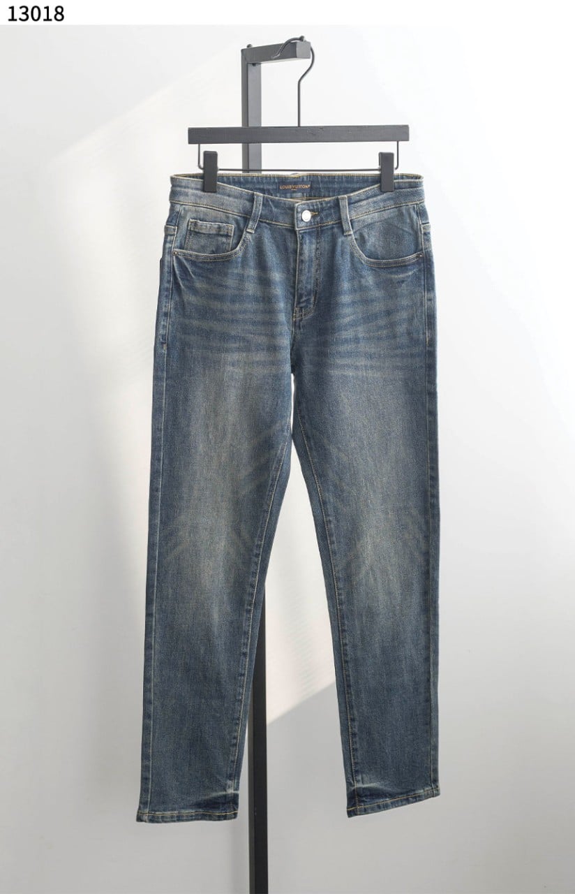 #루이비통 [Louis Vuitton] 엠브로이드 포켓 그래픽 로고 슬림핏 데님 팬츠 신상입고💢 #하의 #팬츠 #13018