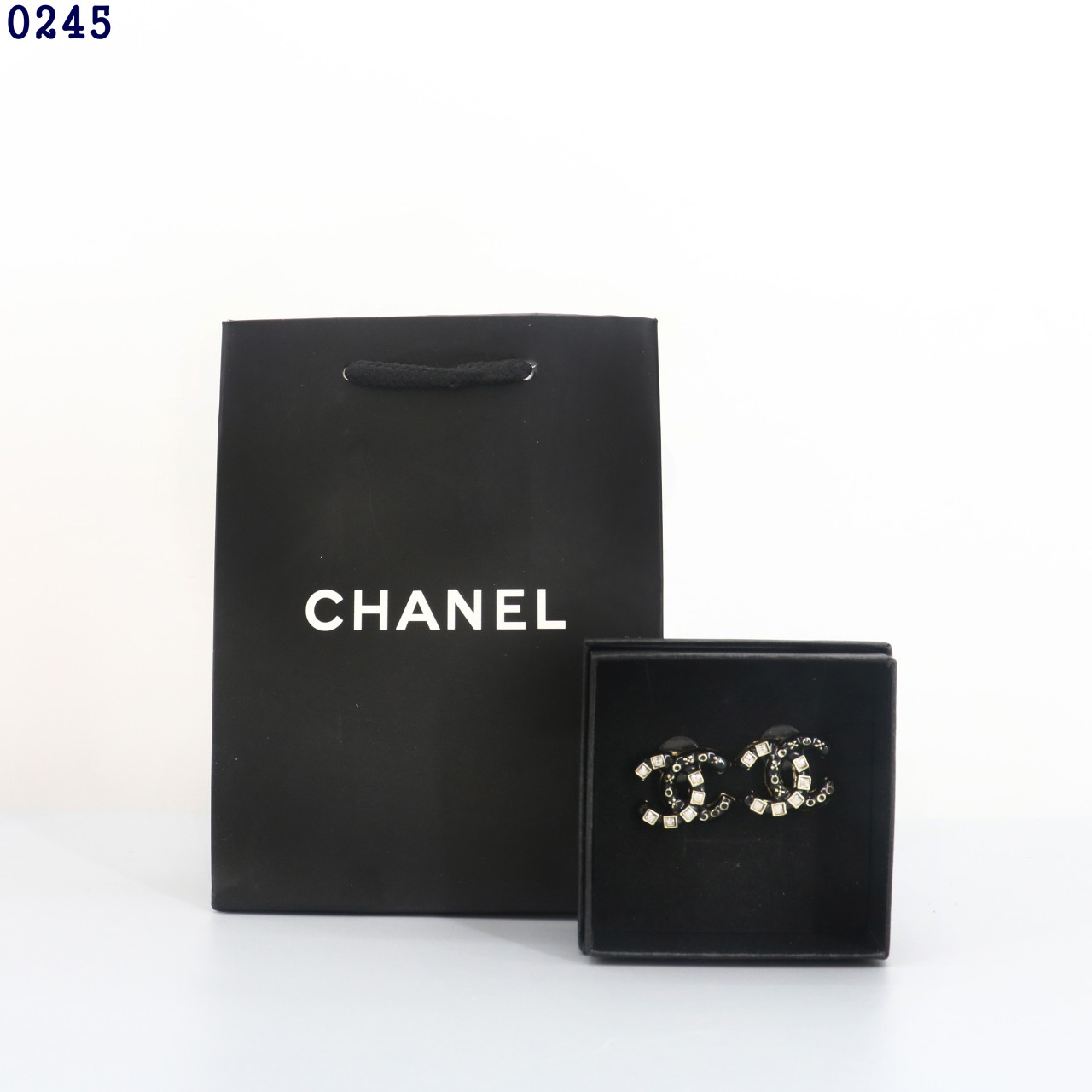 👹샤넬 블랙골드 CC로고 귀걸이👹