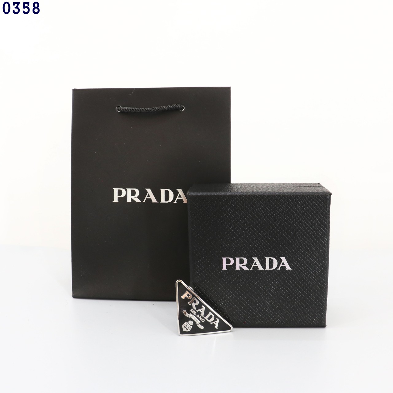 👹프라다 헤어클립👹