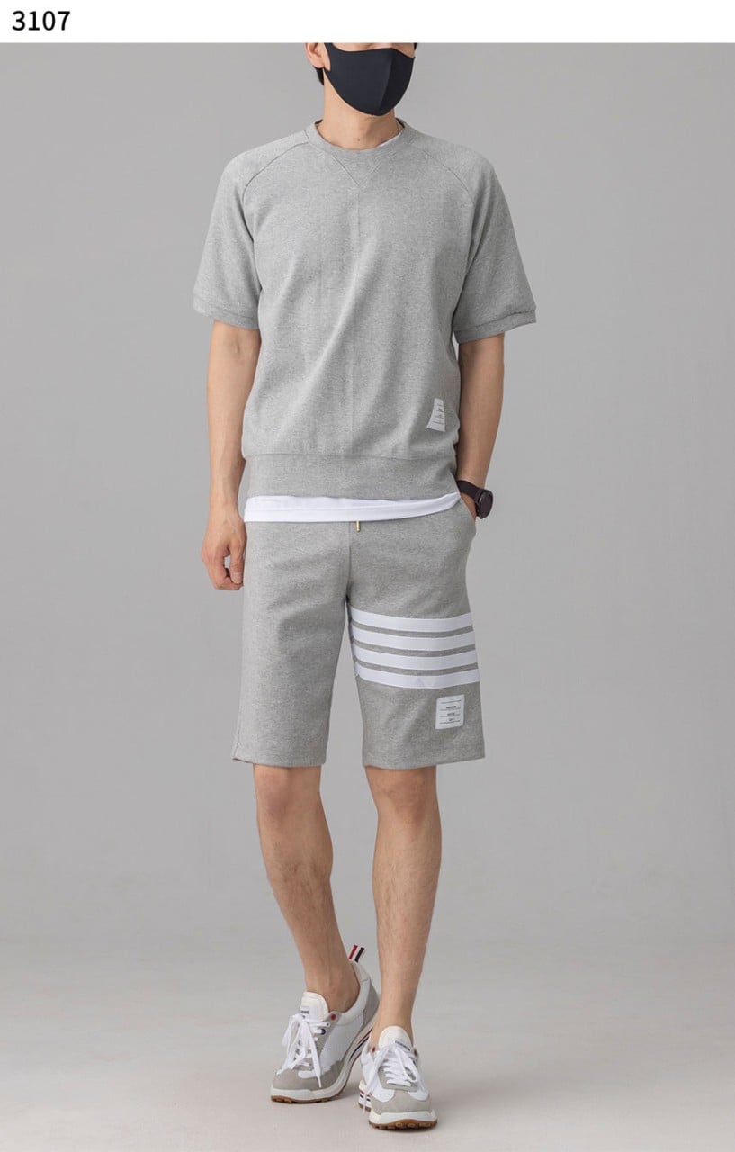 #톰브라운 [THOM BROWNE]  시그니처 4선 반팔 맨투맨 팬츠 셋 신상입고💢 #세트 #3107