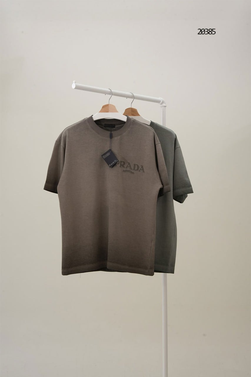 🔆 [PRADA] 프라다 시그니처 로고 그래디언트 반팔 티셔츠 🔆