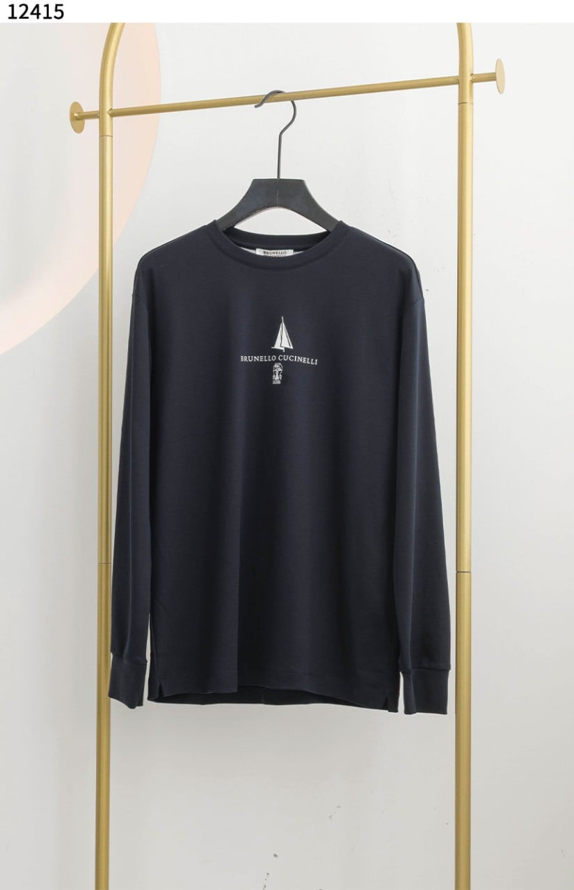 #브루넬로쿠치넬리 [Brunello Cucinelli] 전면로고 라운드 맨투맨 신상입고💢 #상의 #티셔츠 #12415