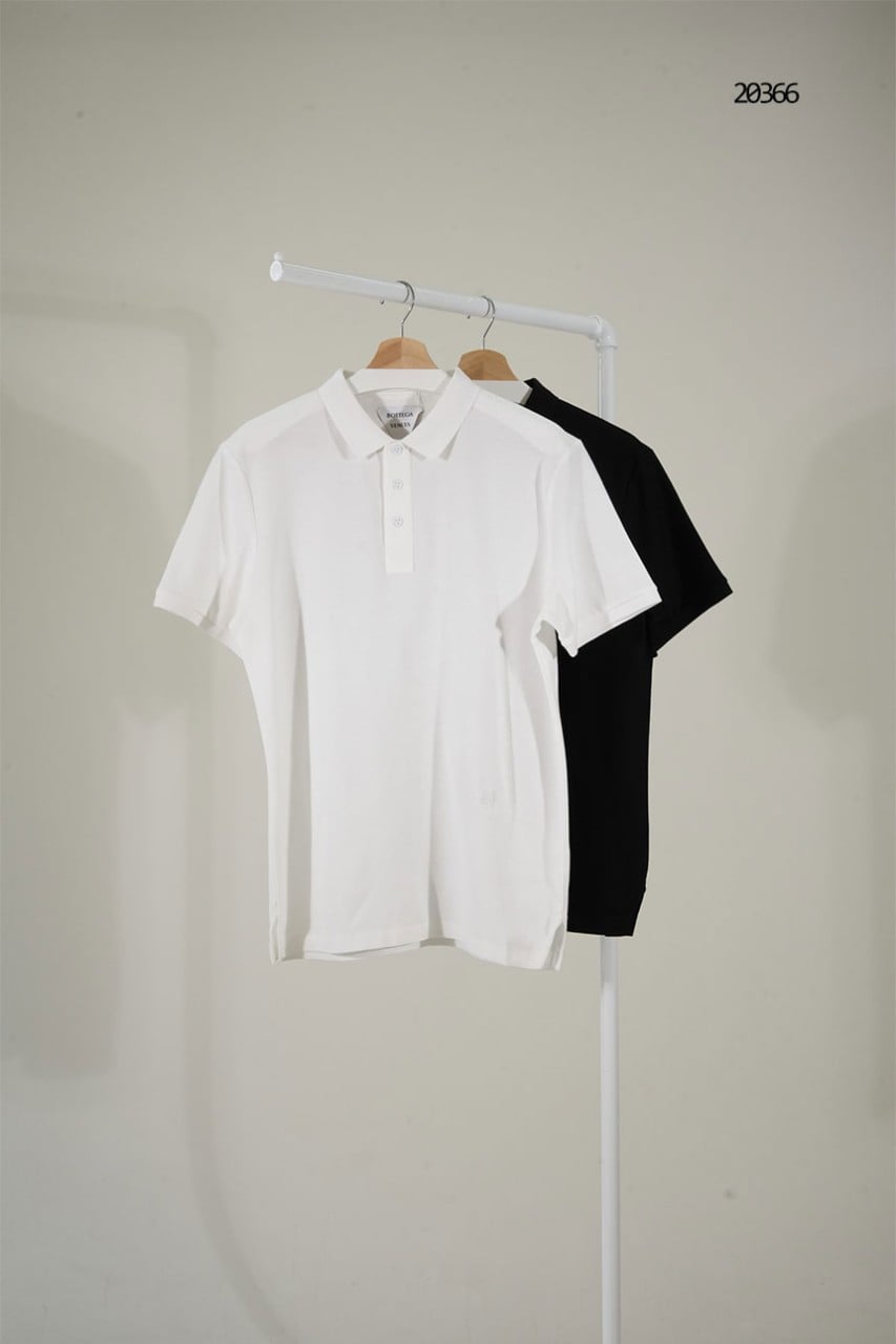 🔆 [Bottega Veneta] 보테가베네타 히든 로고 미니멀 카라 반팔 티셔츠 🔆