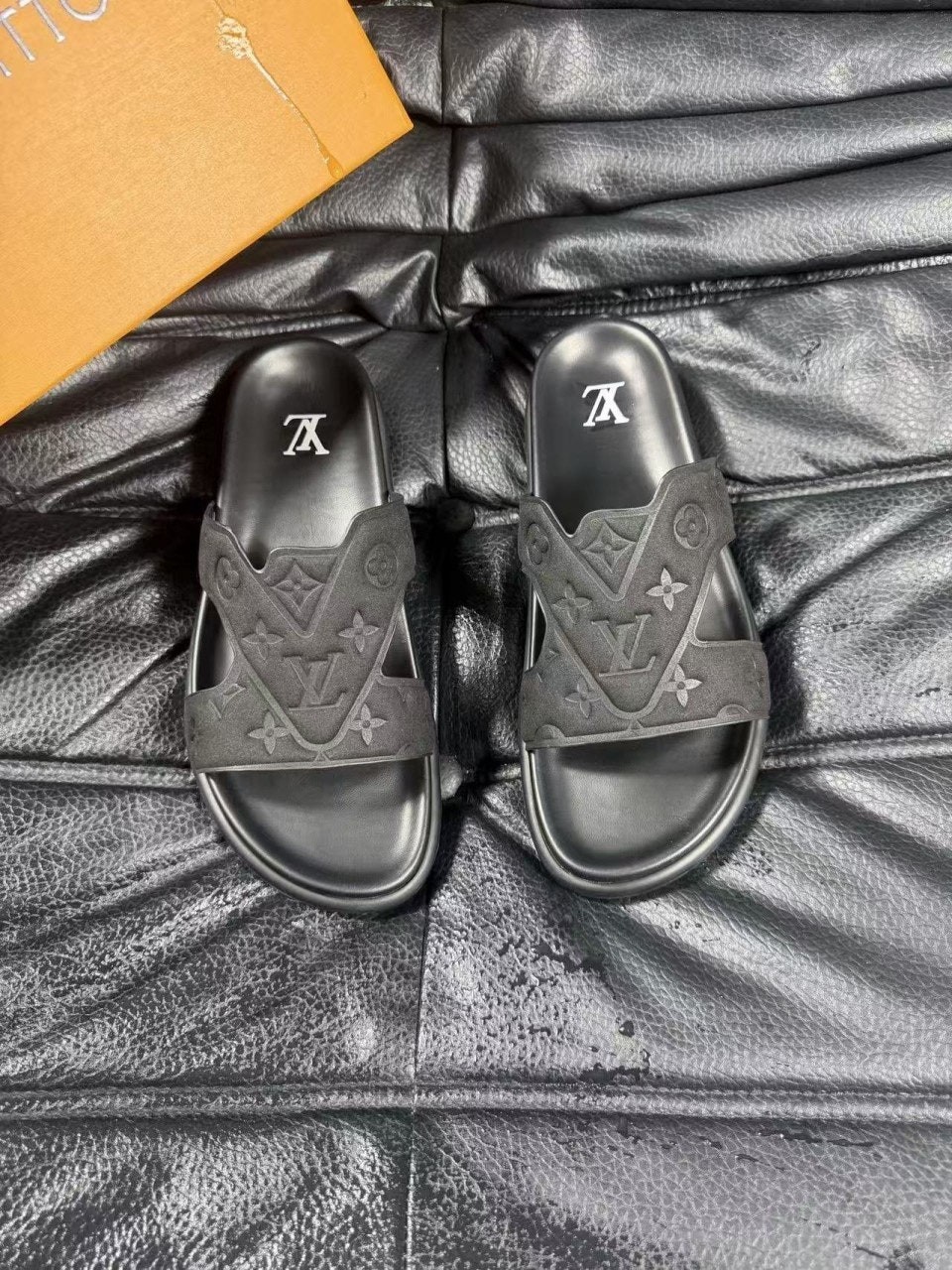 💕 루* 모노그램 레더 블랙 뮬