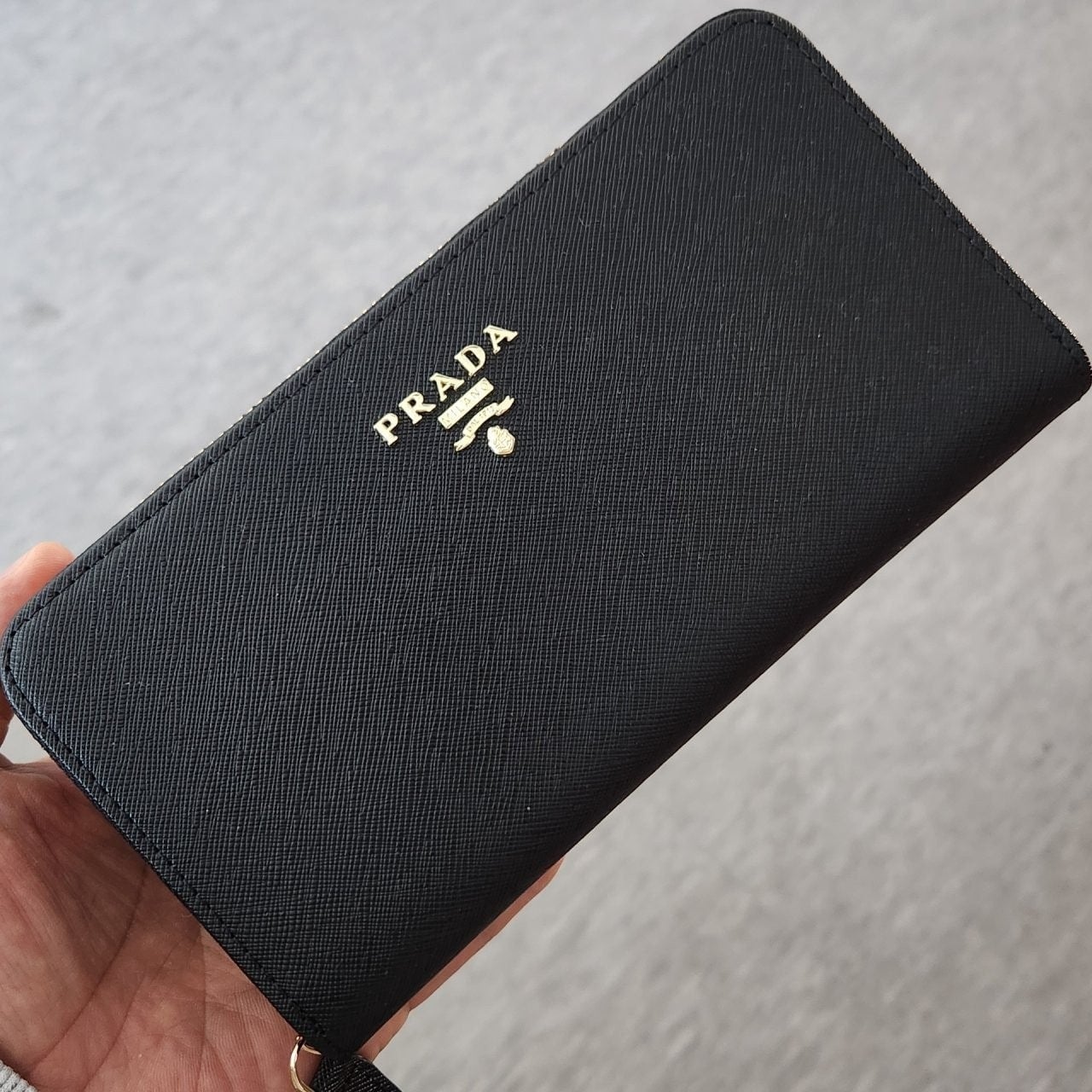 💕 [381번] 프** 사피아노 지퍼 장지갑