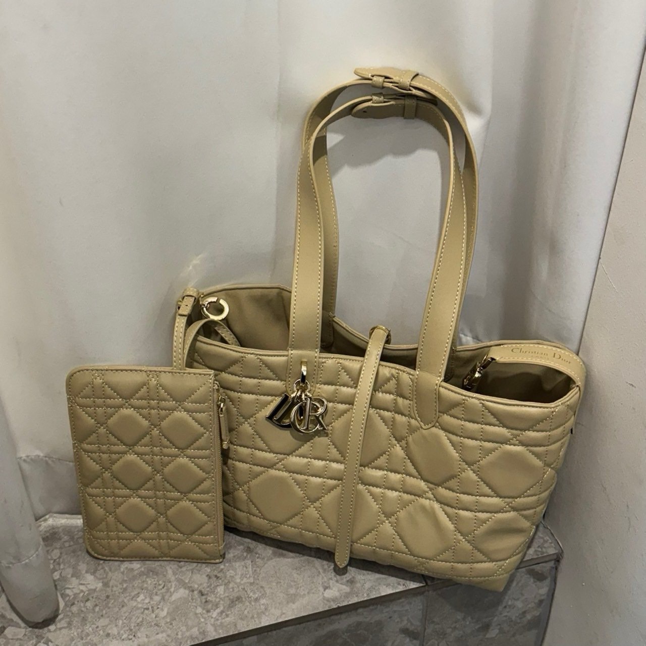 🤴🏻  #디올 (D*or) 뚜주흐 미디엄백🤴🏻