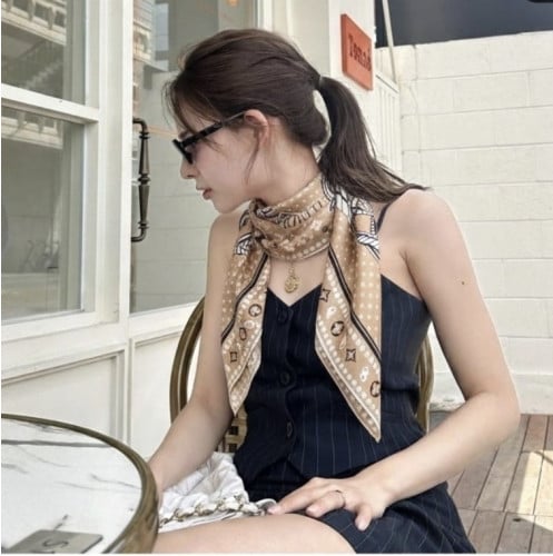 루VVV 세일러 반다나 베이지 스카프