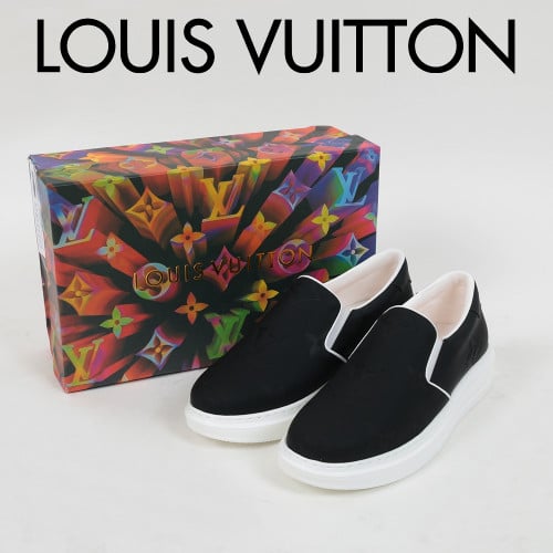 루VVV 26SS. 가죽 베버리힐즈 로고 엠보스 슬림온 로우탑