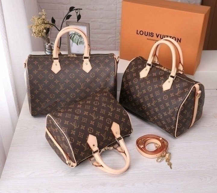 💕 루* 모노그램 반둘리에 스피디