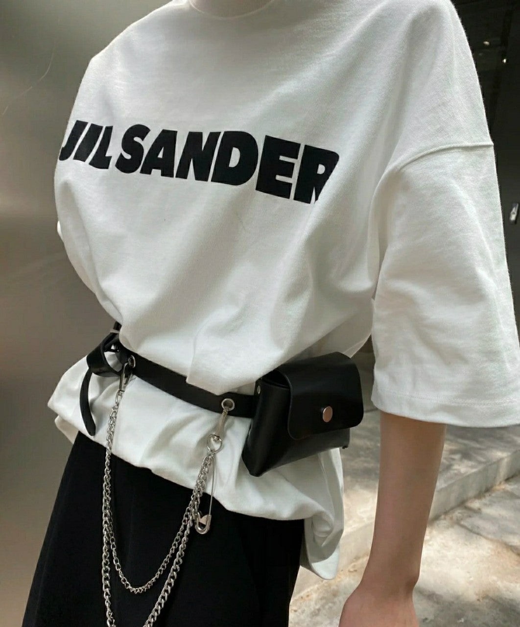 💕 질** 로고 미니멀 박스핏 반팔티셔츠 - 수입