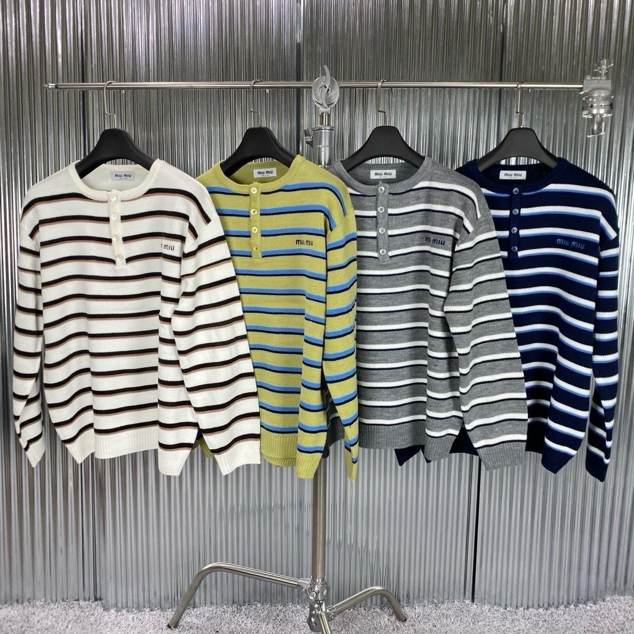 💕 미*** 헨리넥 니트