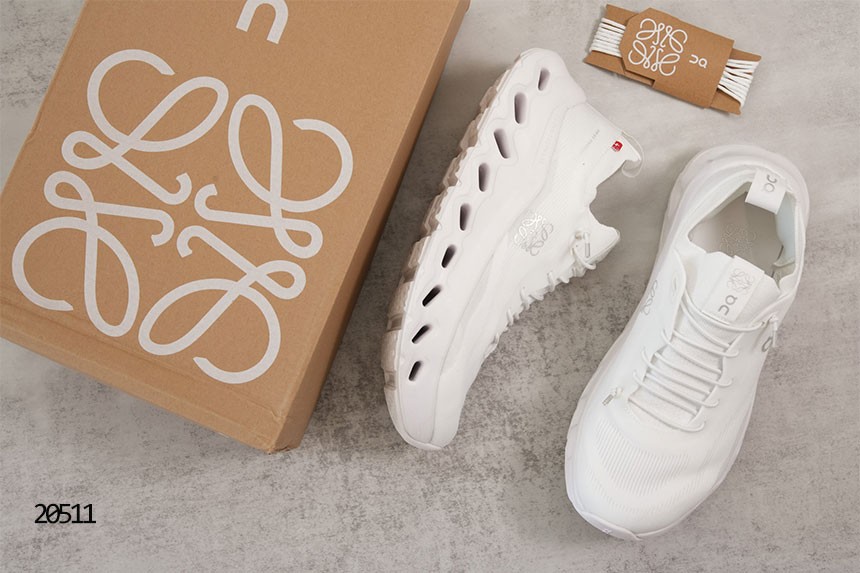 🔆 [LOEWE] 로에베 X 온 러닝 클라우드틸트 여성 스니커즈 🔆