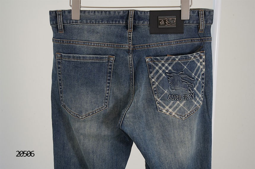 🔆 [BURBERRY] 버버리 포켓 시그니처 체크 포인트 데님 팬츠 🔆