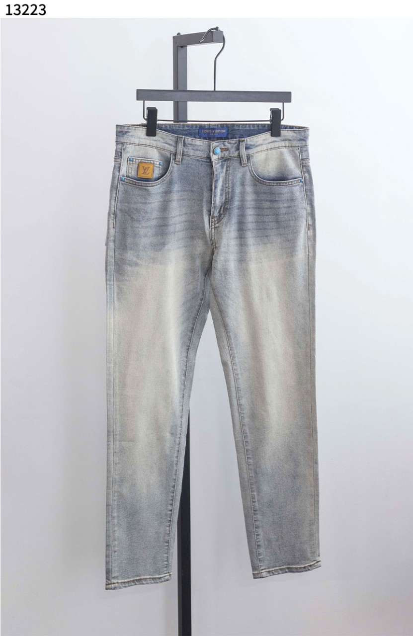 #루이비통 [Louis Vuitton] 남성 블루 버튼 연청 데님 신상입고💢 #하의 #팬츠 #13223