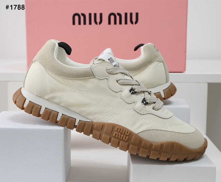 🍀 [MIUMIU] 미우미우 타이어 기능성 소재 및 스웨이드 스니커즈 🍀