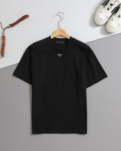 #프라다 [ P*ADA ] 수입 트라이앵글 메탈 로고 코튼 반팔 티셔츠 입고💢 #남성상의 #반팔티셔츠
