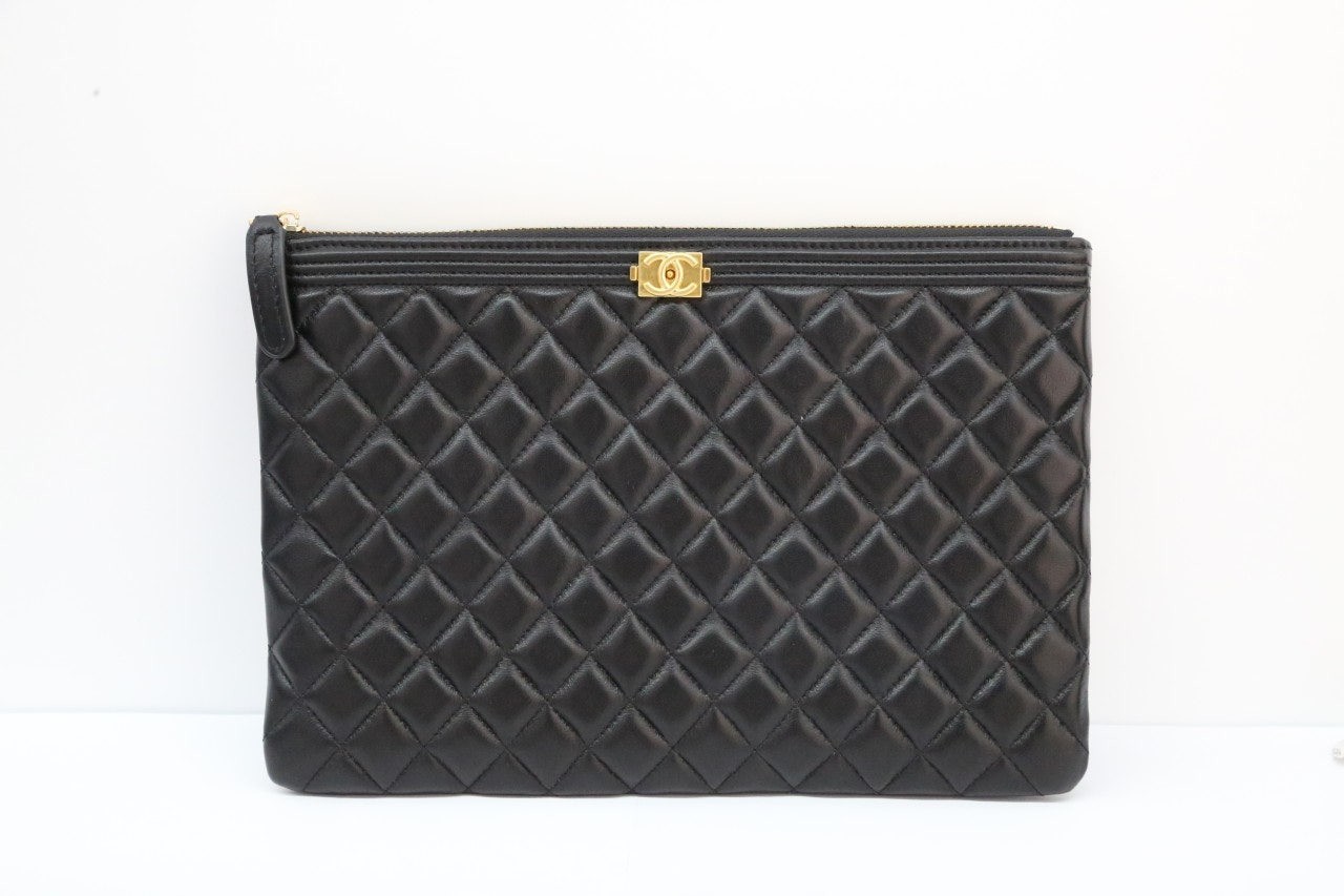 ✨샤넬 보이 램스킨 미디움 클러치✨