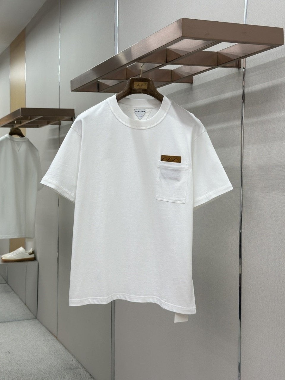 💕 보** 인트레치아토 소매로고 티셔츠