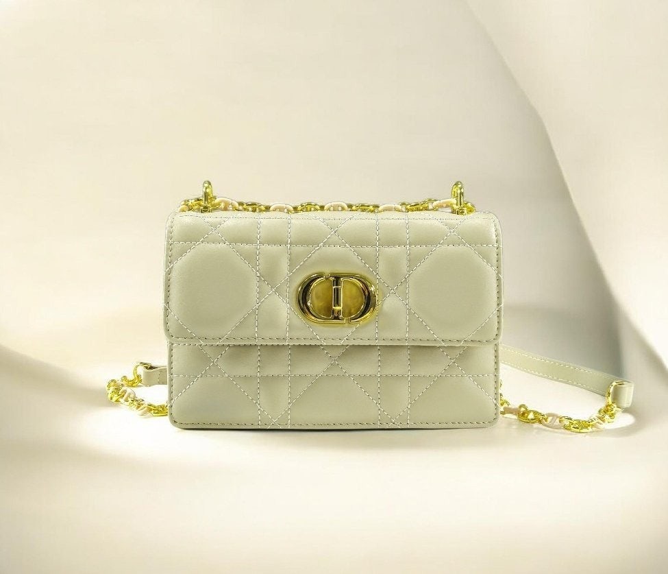 💕 디* Miss Caro 미니 백 파우더 베이지 매크로까나쥬 양가죽 ❤풀박스❤